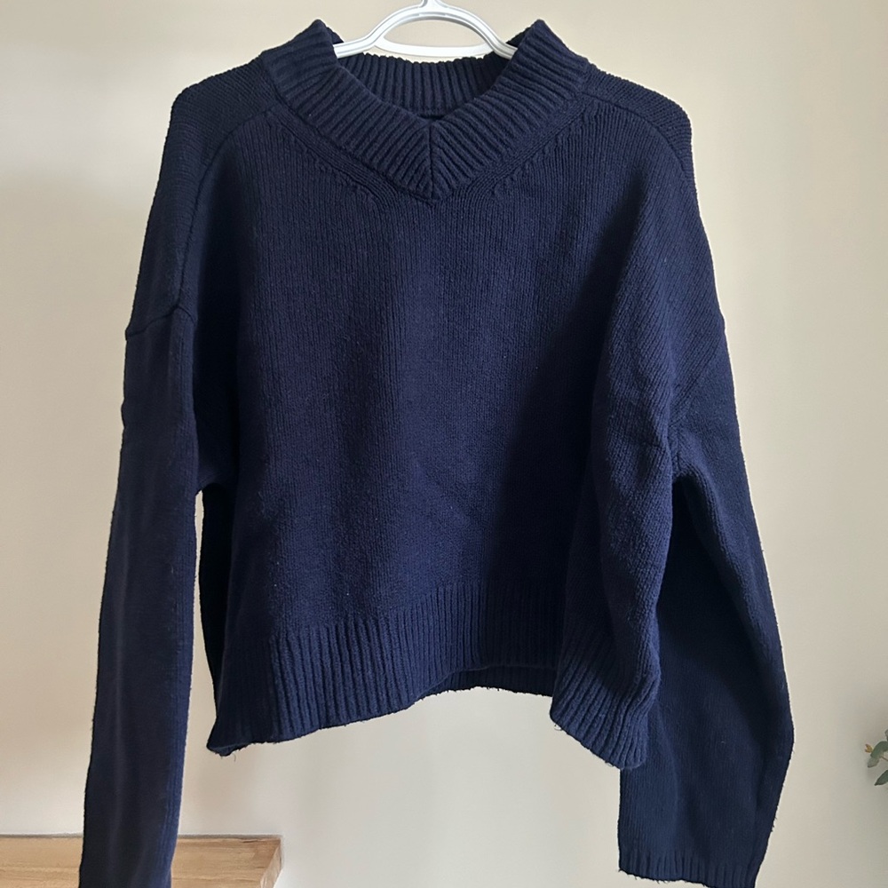 GAP Navy V-Neck Sweater